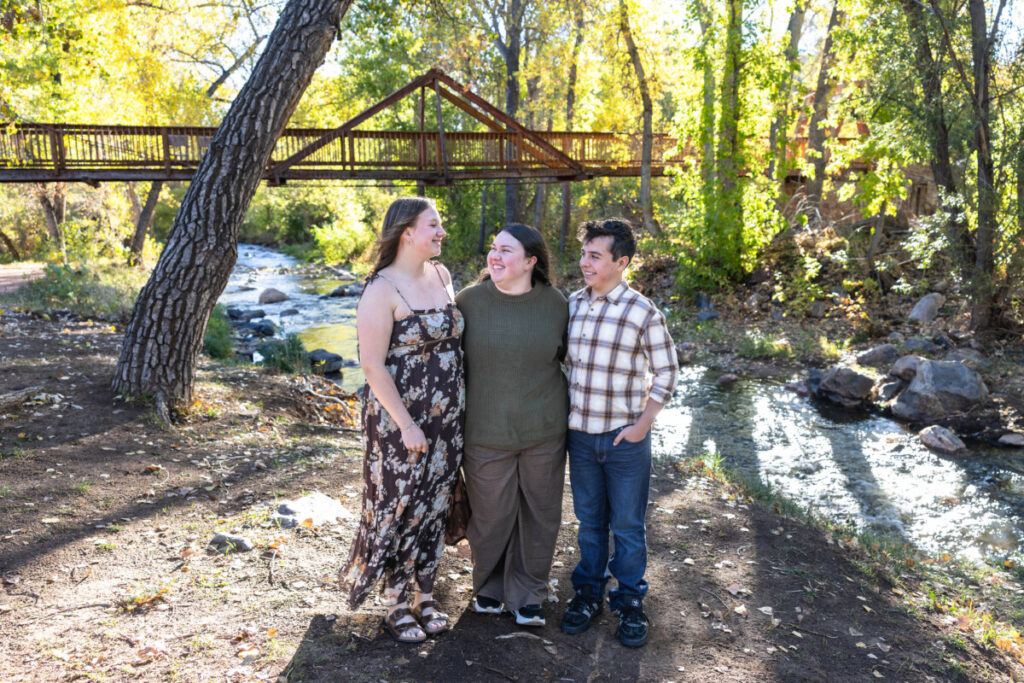 Colorado child and family photographer with siblings