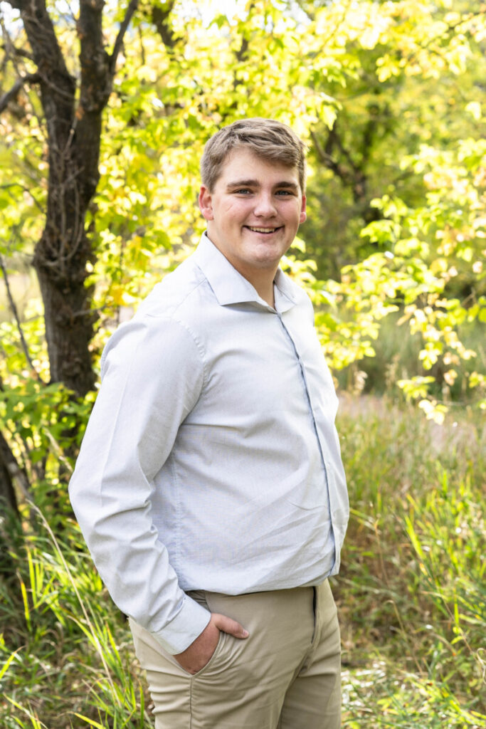 Colorado high school senior photographer in the fall