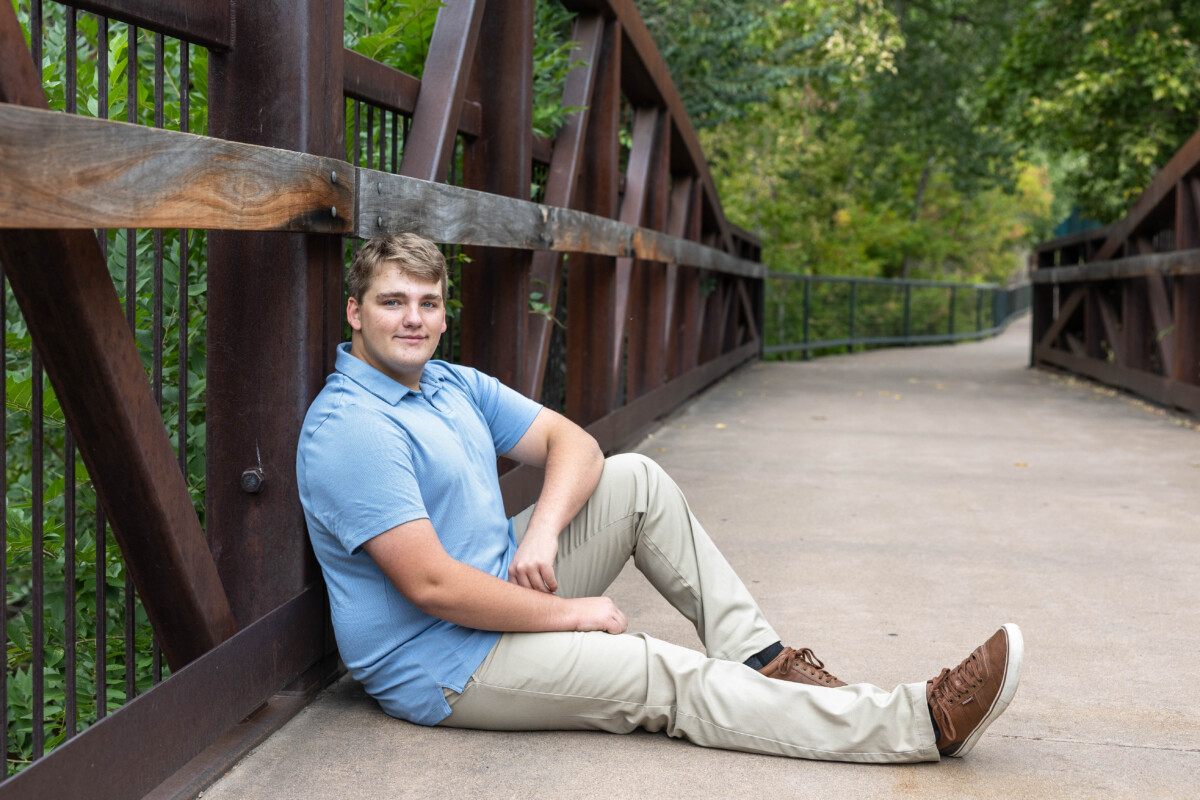 Colorado high school senior photographer urban bridge
